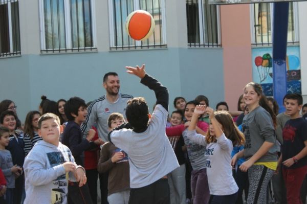 Ρέθυμνο: Σουτ σε δύο Δημοτικά (photos)