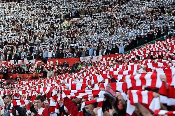 Η ... ενωτική πλευρά του ντέρμπι του Μάντσεστερ (video)