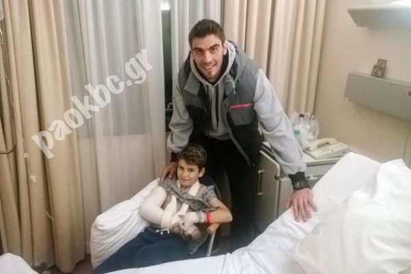 ΠΑΟΚ: Μοίρασαν χαμόγελα Μαργαρίτης, Πρέλεβιτς (photos)