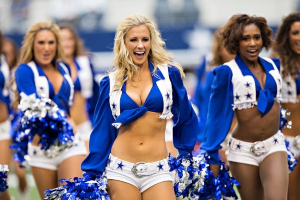 NFL: Άλλο χρώμα από τις Cheerleaders (photos)