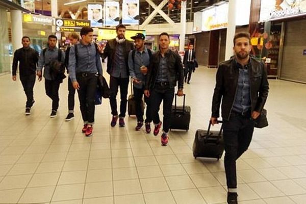  Βλάβη αεροπλάνου «καθήλωσε» στο  Άμστερνταμ την Μπαρτσελόνα (fotos)