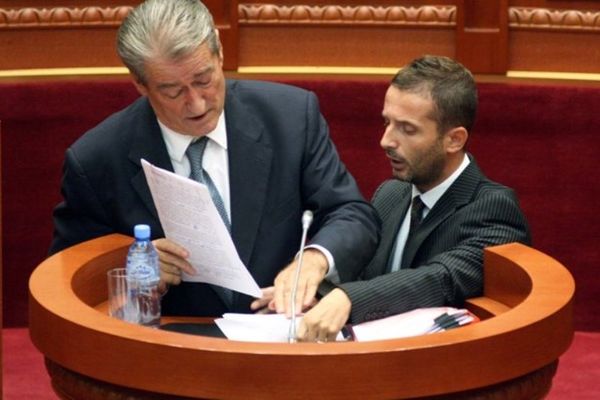 Αλβανός βουλευτής: «Η πιο βρώμικη ομάδα της Ευρώπης ο Ολυμπιακός»