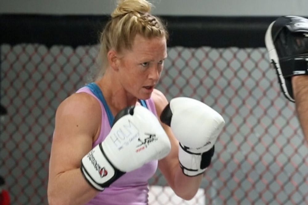 UFC 181: Αναβολή στο ντεμπούτο της Holly Holm