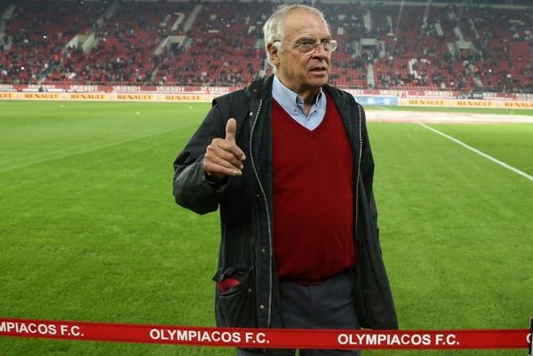 Θεοδωρίδης: «Ας ανέβει κατηγορία η ΑΕΚ…»