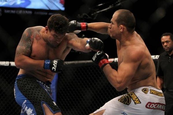 UFC 184: Έγινε το χατίρι του Antonio Silva