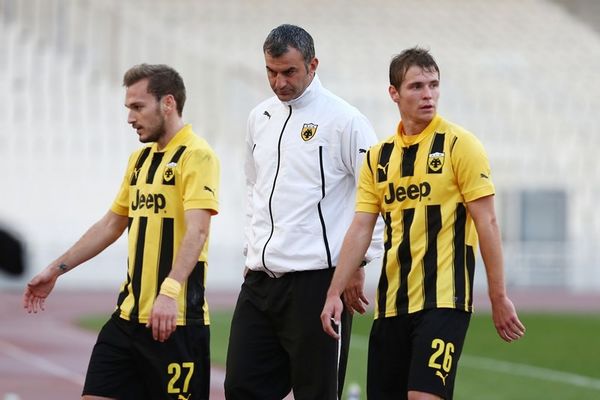 ΑΕΚ: «Προσγείωση» Δέλλα σε παίκτες