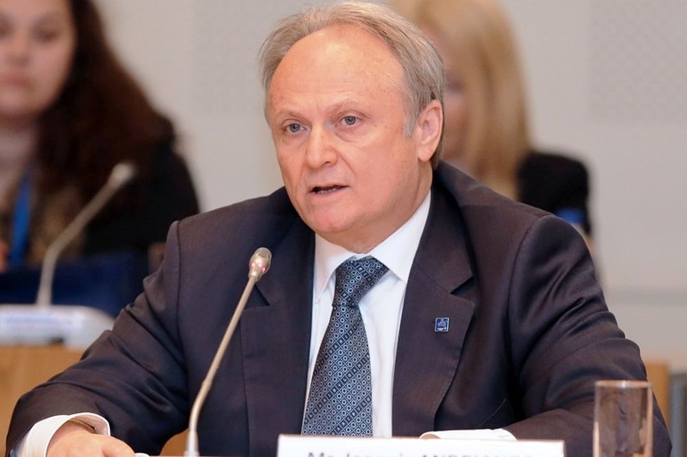 Ανδριανός: «Τακτοποιείστε την οφειλή, μη χαθεί η επιχορήγηση»