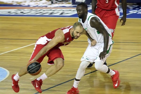 Basket League: «Καθάρισαν» Ολυμπιακός, ΑΕΚ