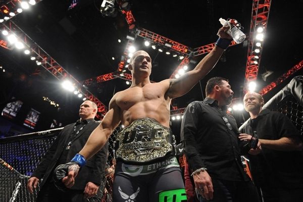 UFC 181: Νέος πρωταθλητής ο Lawler, συμβόλαιο για CM Punk!