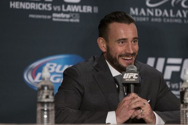 UFC: Απασχολεί και WWE o CM Punk… Phil Brooks