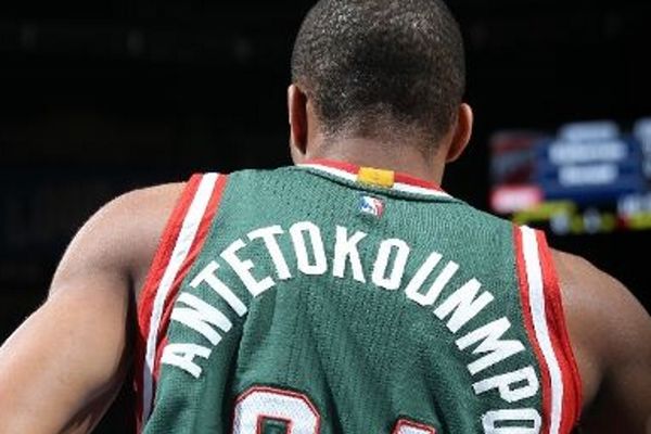 NBA: Καλή ήττα για Αντετοκούνμπο, κακή νίκη για Καλάθη και Κουφό