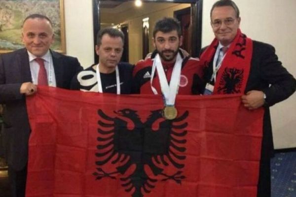 «Μύλος» με Σαμπάνη και ντοπέ αθλητές στην Αλβανία (video)