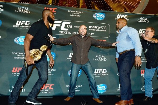 UFC 182: Ετοιμασίες για «Jones vs Cormier»