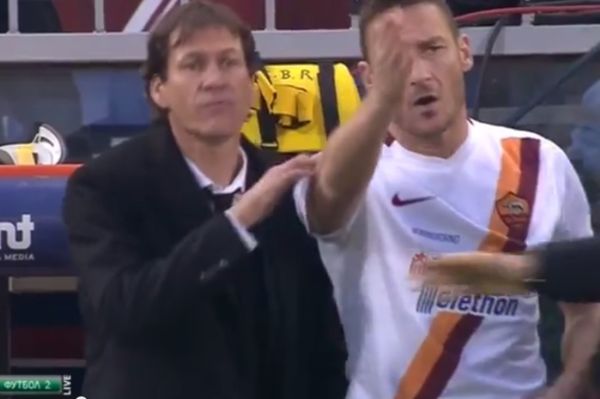 Αρνήθηκε το περιβραχιόνιο ο Τότι (video)