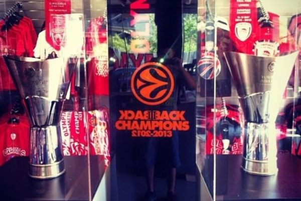 Ολυμπιακός: Χριστούγεννα στην μπουτίκ
