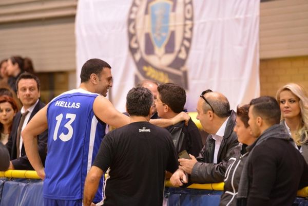 Ελληνική Αστυνομία: Έπαιξε μπάσκετ για την «Κιβωτό του κόσμου» (photos)