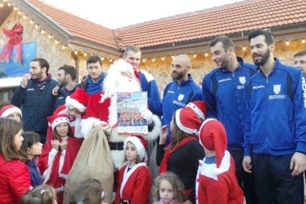 Φοίνικας Σύρου: Στο χωριό του Άγιου Βασίλη