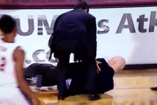 ΗΠΑ: Τραυματισμένος προπονητής έφαγε... τούμπα με... τρίκυκλο! (video)