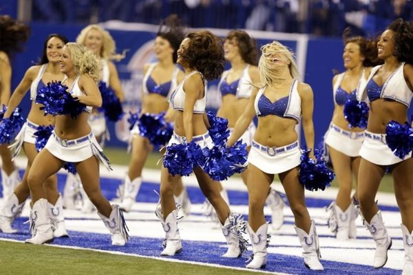 NFL: Οι Cheerleaders της Wild Card Round (photos)