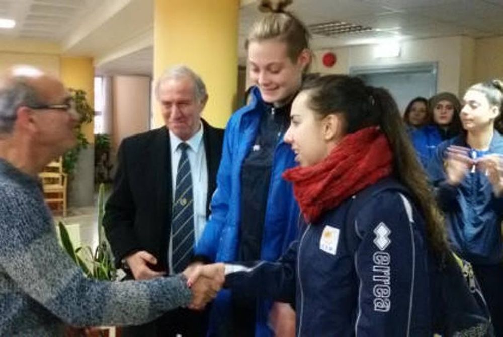 Εθνική Βόλεϊ Νεανίδων: Δύο ήττες, νέα φιλικά και χαρά σε γηροκομείο (video)