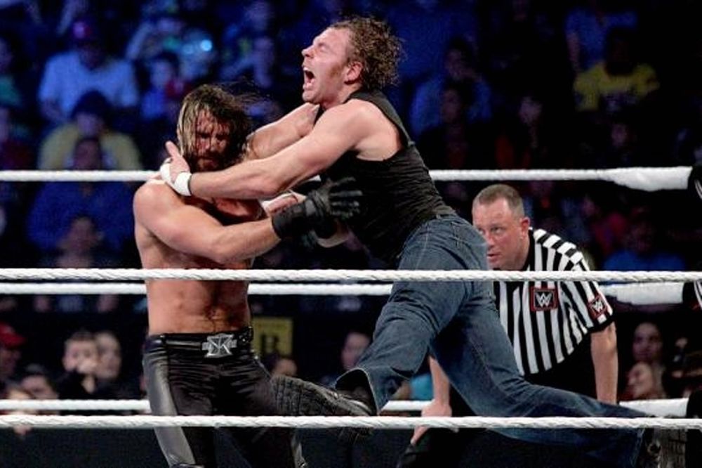 SmackDown: Δίπλα στον Reigns o Ambrose (photos+videos)