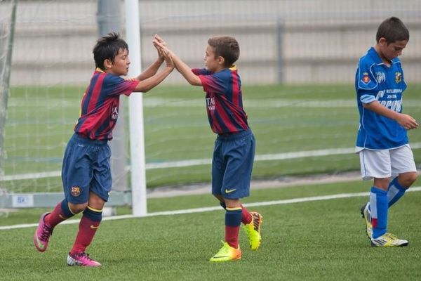 Γκολ με κόρνερ ο μικρός  Ιβάν ο τρομερός της Μπαρτσελόνα (video)