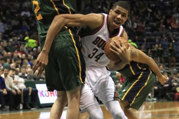 NBA: Τελειώνει ο Κόμπι, ξεκινά ο Αντετοκούνμπο (videos)