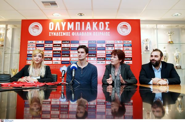 Ολυμπιακός: Η παρουσίαση του Κόοιστρα (photos)