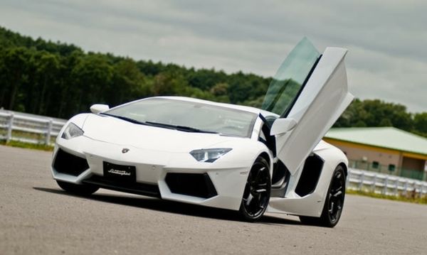 Στην προπόνηση με τη νέα του Lamborghini Aventador ο Κριστιάνο Ρονάλντο (video)