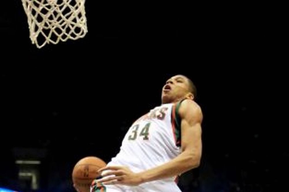 NBA: «Φτιαγμένος» για καρφώματα ο Αντετοκούνμπο