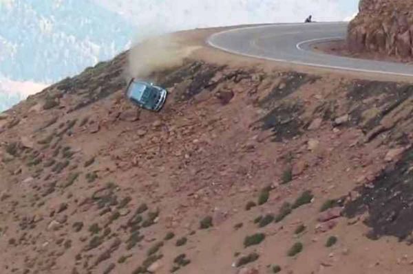 Τρομακτικό ατύχημα στο Pikes Peak (video)