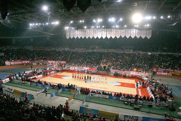 Ολυμπιακός: «Καμίνι» το ΣΕΦ (video)