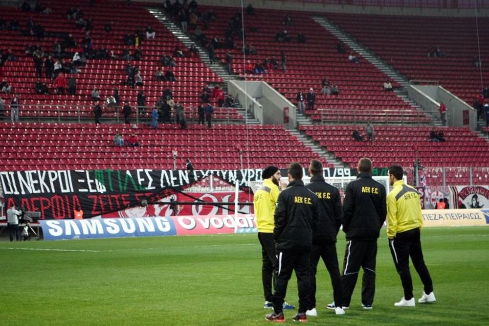 Onsports TV: Αποδοκιμασίες για ΑΕΚ, χειροκροτήματα για Ολυμπιακό (videos)