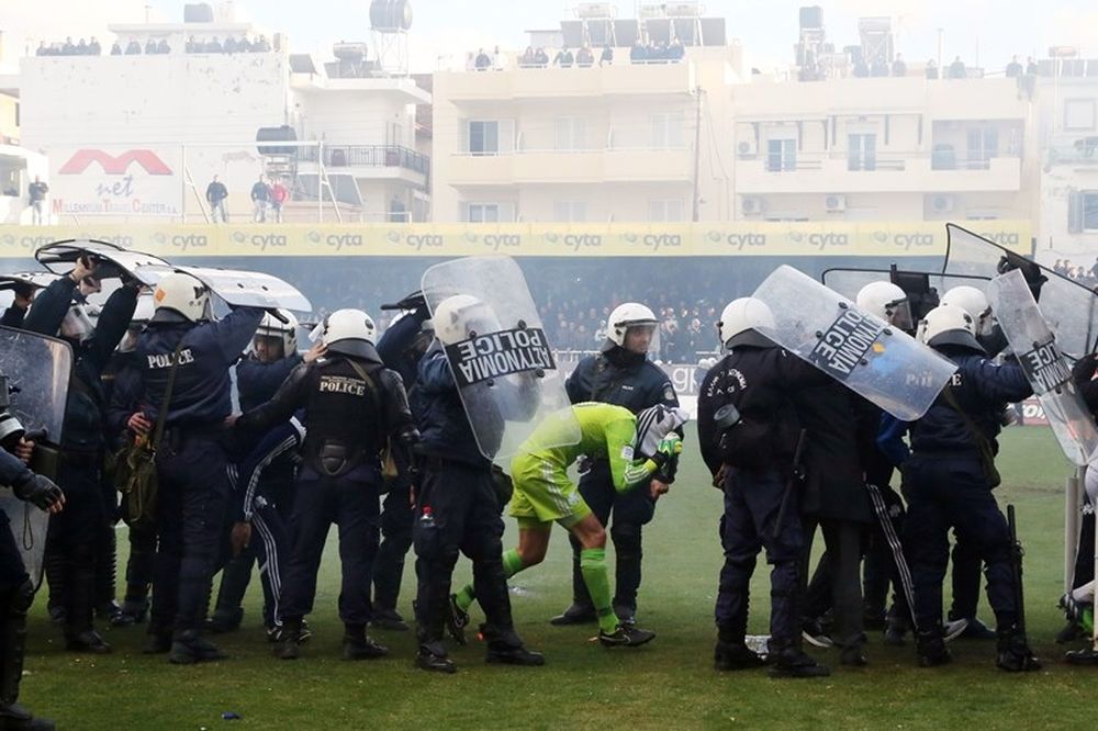 Στιλ: «Έφυγα σώος χάρις στην Αστυνομία!» (photo)