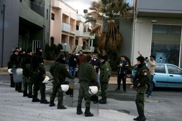 ΟΦΗ-Παναθηναϊκός: Συλλήψεις για ρίψεις αντικειμένων