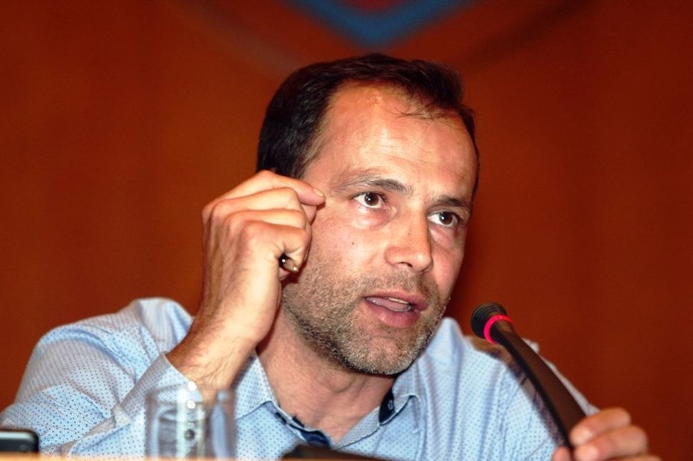 Πούλιος: «Δε βοηθά η διακοπή»