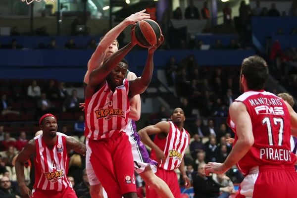 Ευρωλίγκα: Ολυμπιακός - Μάλαγα 77-72