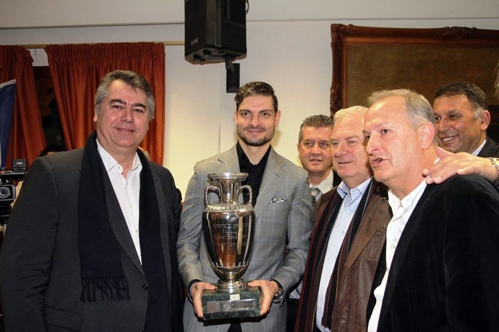 Άρης: Βραβεύσεις από «Γαλανόλευκο Φάρο»