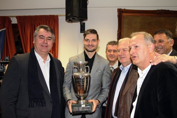 Άρης: Βραβεύσεις από «Γαλανόλευκο Φάρο»