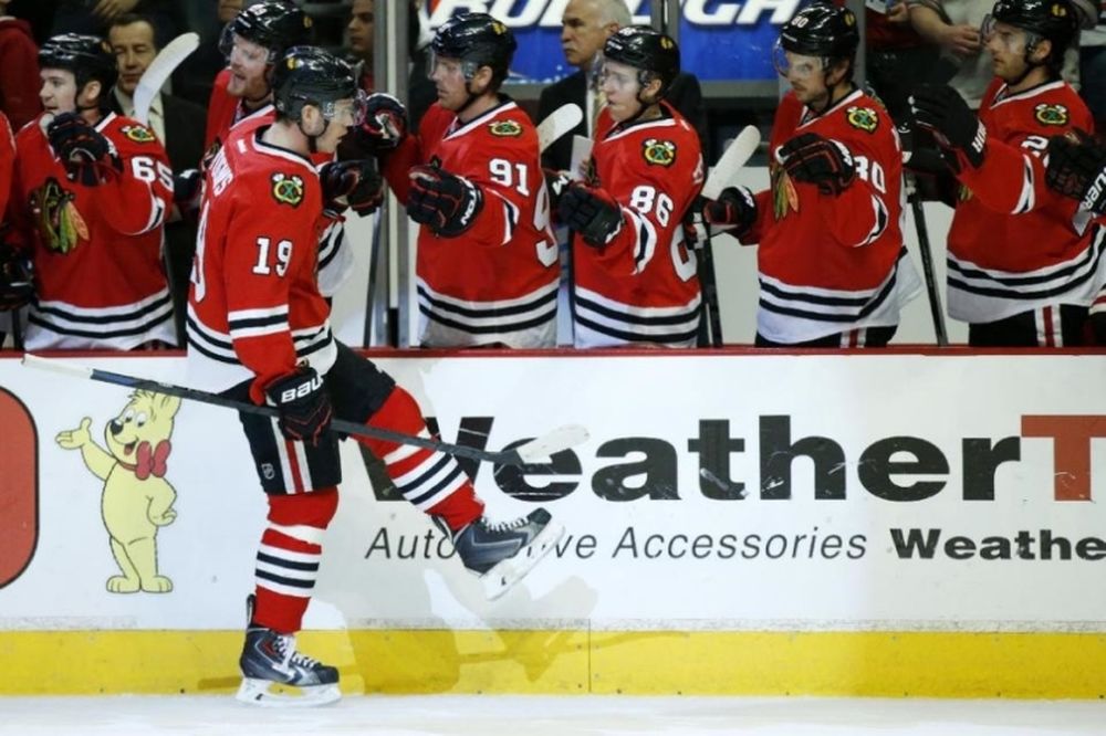 NHL: «Καθάρισε» ο Toews για Μπλάκχοκς (videos)