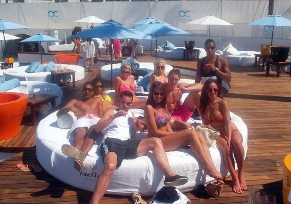  Ο πρώην ποδοσφαιριστής που «έφαγε» 30  εκ.  λίρες από τους  συναδέλφους του (photos)