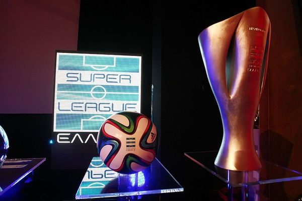 Super League: Αποφασίζουν για… σέντρα!