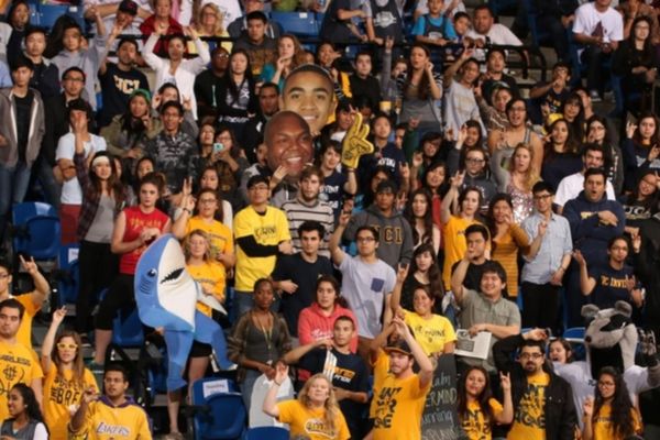 NCAA: Δύσκολη νίκη για το Ιρβάιν του Δημακόπουλου (videos)