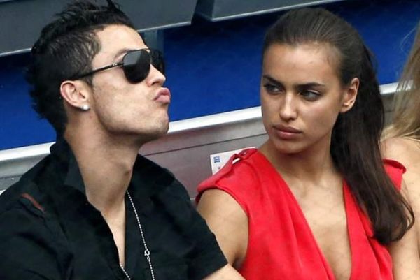 Με το γάντι έσφαξε τον Κριστιάνο Ρονάλντο η Ιρίνα Σάικ (photos)