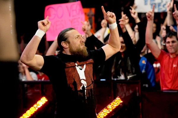 SmackDown: Δεν… αστειεύεται ο Daniel Bryan (photos+videos)