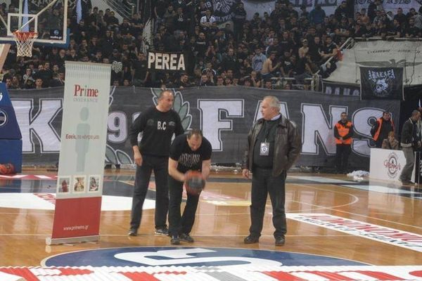 ΠΑΟΚ: Μοιράζει ευρώ και μεγάλα δώρα