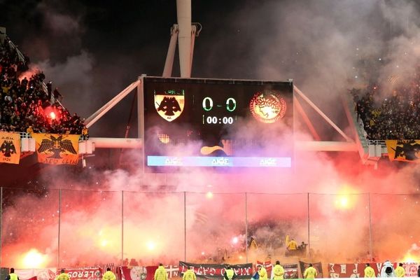 ΑΕΚ: Στην κορυφή του κόσμου οι οπαδοί (video)