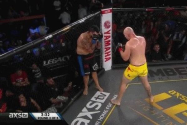 Legacy FC 40: Υπεράσπιση με… πόνο για Cody East (videos)