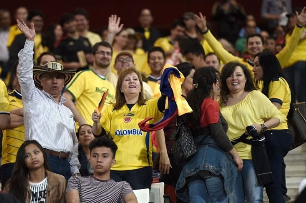 Εισβολή θεατών στο ματς  της Κολομβίας (video)