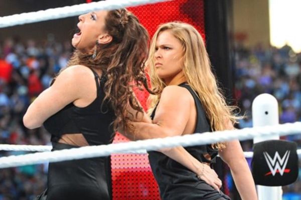 WrestleMania 31: Νύχτωσε με Rollins, ξημέρωσε με Rousey (videos+photos)